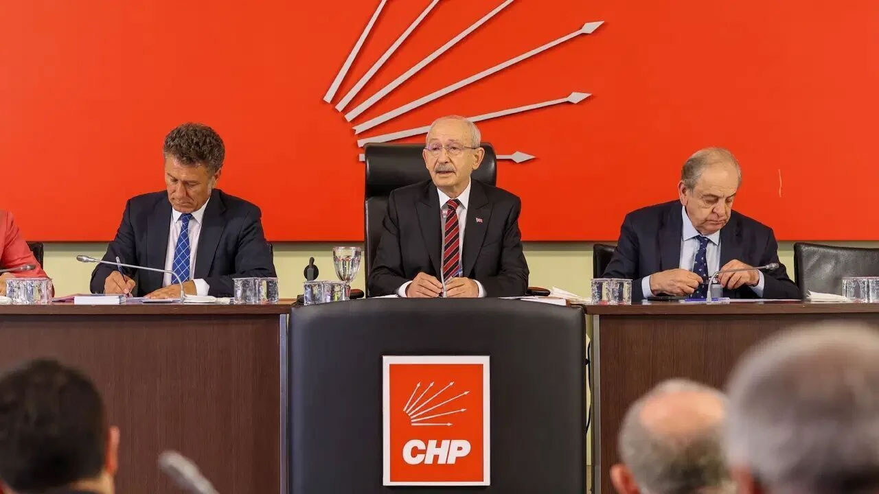 Aralarında Özgür Çelik de var! CHP'de 6 isim için ihraç talebi