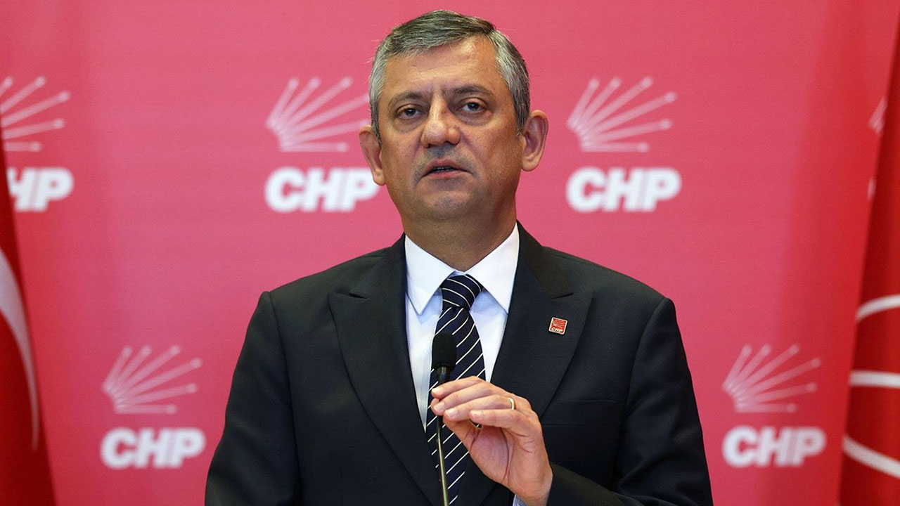 Özgür Özel'den kritik soruya yanıt! "Beni de o zaman ihraç edecekler"