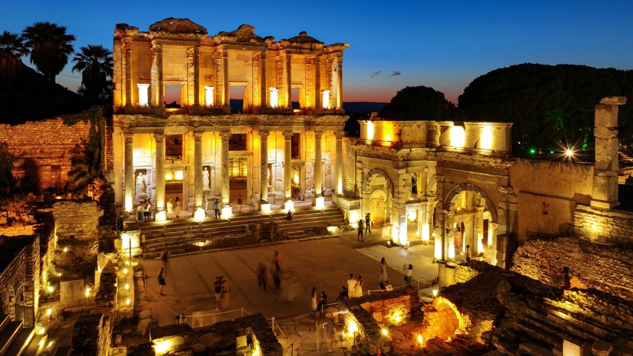 Dünya bu 25 yeri konuşuyor: Yabancı turistlerin Türkiye'de akın ettiği rotalar belli oldu!