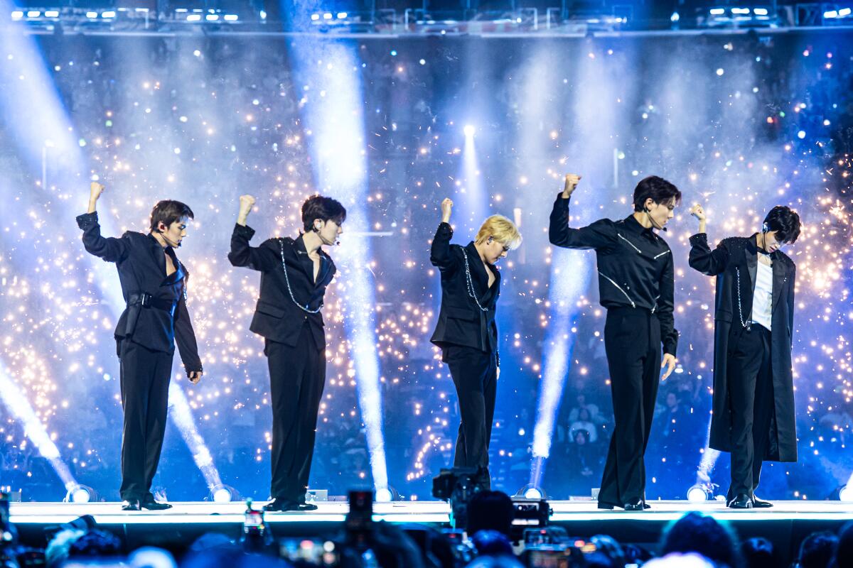 K-Popçular geliyor!