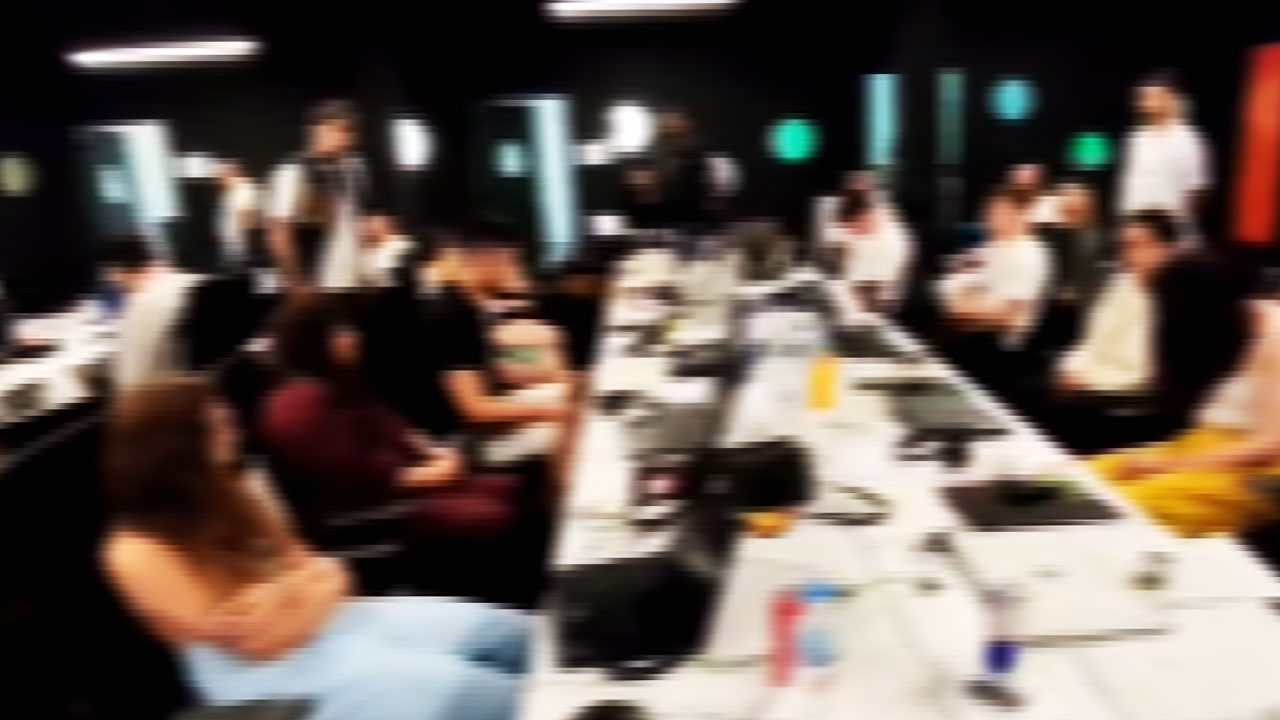 Çekya'nın aradığı "Alo çetesi" Maslak'ta çıktı: Ofis kurup, dünyayı dolandırmışlar!