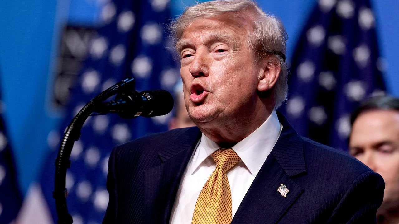 Trump'tan çok konuşulacak çıkış! "Hürmüz Boğazı'nı alıyoruz"